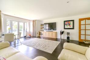 Flat 8, 7 Connor Court, Slades Hill, Enfield EN2 7FH