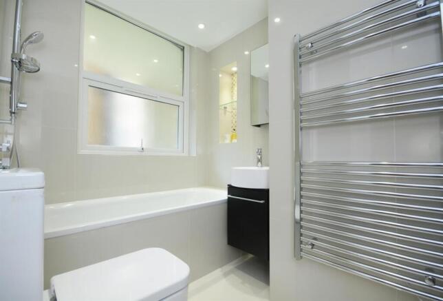 62BC bathroom 12.jpg