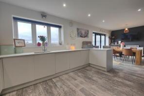 16, Briarlea Road, Carnforth LA6 1HQ