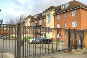 16, White Lodge Court, Staines Road East, Sunbury-on-thames TW16 5GA