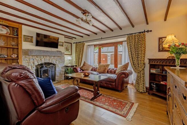 Reception Room-1.jpg