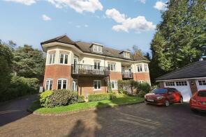 Flat 8, 32 Lustrum Hall, Golf Links Road, Ferndown BH22 8BY
