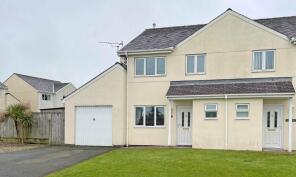 24, Cefn Dyffryn, Caernarfon LL54 7TQ