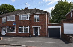 10, Brooklyn Grove, Kingswinford DY6 0ET