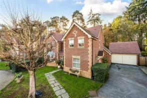 11, Sundew Close, Lightwater GU18 5SG