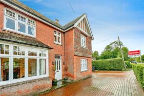 27 Drummond House, The Street, Horley RH6 0BY