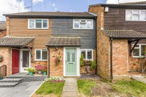 17, Gowar Field, Potters Bar EN6 3NT