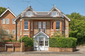 Flat 2, 120 Wykeham House, Christchurch Road, Winchester SO23 9QY