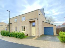 16, The Maples, Grimsby DN36 4BT