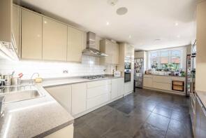 192, Edgwarebury Lane, Edgware HA8 8QW