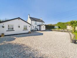 Llonydd, Brynford CH8 8BB