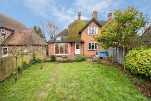 Manor Cottage, Crendon Road, Aylesbury HP18 0DL
