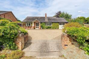 Hillview, Sherrington Lane, Broxton, Chester CH3 9JU