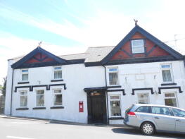 Y Ceffyl Gwyn, Davies Row, Bargoed CF81 9NP