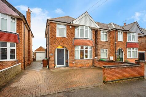 St. Austell Drive, Wilford, Nottinghamshire, NG11