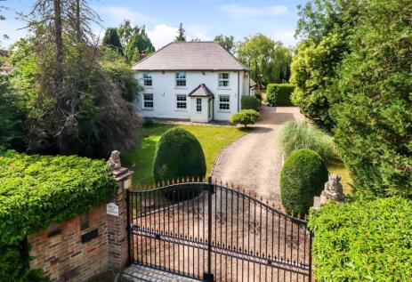 Amersham Road, Inkerman Hill, Hazlemere, HP15
