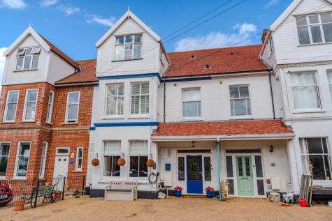 Lyndhurst Road, Lowestoft, NR32 4FA