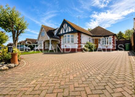 Elmroyd Avenue, Potters Bar