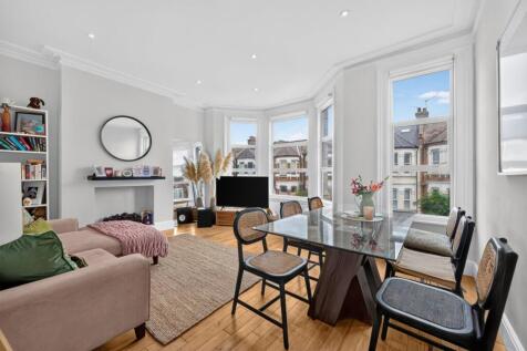 Bathurst Gardens,
Kensal Rise, NW10