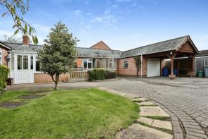 42 The Bungalow, Hough Road, Grantham NG32 2NS