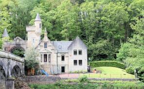 West Lodge, Mauldslie Castle Estate, Lanark Road, Rosebank, Carluke ML8 5QD