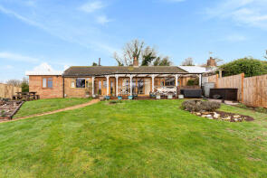 Moorhaven, Livery Road, Salisbury SP5 1RF
