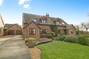 11 Haulfre, Maes Y Llan, Caernarfon LL54 5TT
