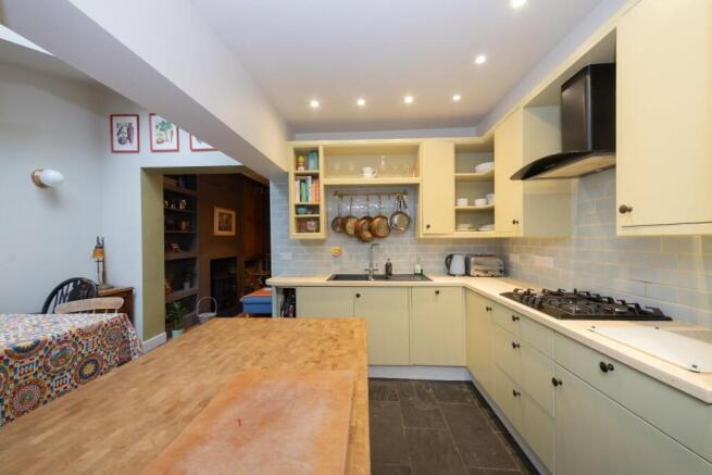 Kitchen (1).jpg