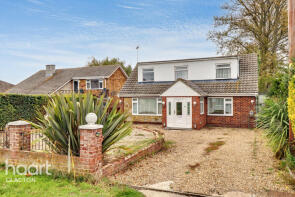 302, Point Clear Road, St. Osyth, St Osyth CO16 8JU
