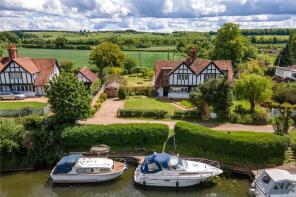 Treetops 4 Frogmill Cottages, Frogmill, Hurley, Maidenhead SL6 5NL