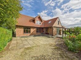 The Garden House, Main Street, Cranswick, Hutton Cranswick YO25 9QR
