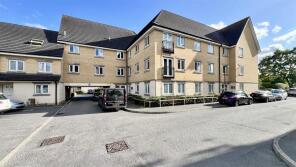10, Oakley Court, Fusiliers Way, Hounslow TW4 6EQ