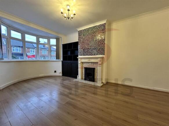 Lounge/Dining Area