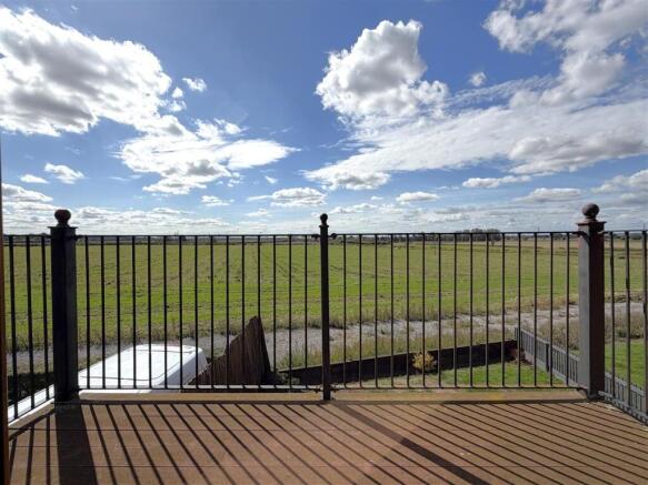 Impressive Balcony 922