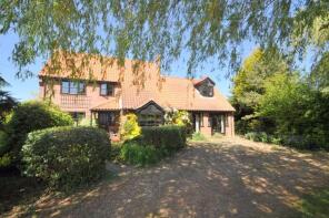 The Coppins, The Street, Halesworth IP19 0HL