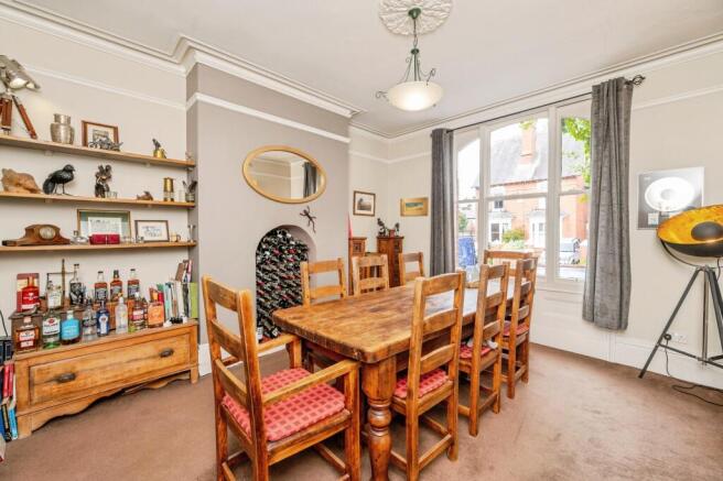 Lounge/Dining Room