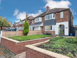 62, Lyndon, West Bromwich B71 4EW