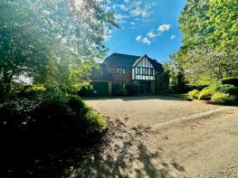 Hawkswood, Hawksfold Lane East, Haslemere GU27 3JW