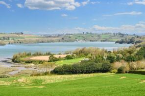 22, Hollong Park, Torpoint PL11 3AE