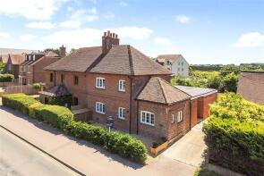 24 Little Place, Stane Street, Chichester PO18 0PA