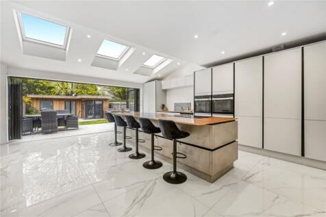 Ryecroft Avenue, Twickenham, TW2