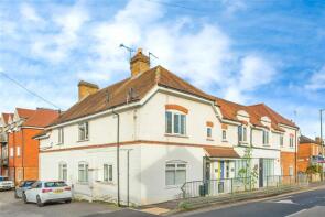 Flat 2, 116 Brooklyns House, Connaught Road, Brookwood, Woking GU24 0AR
