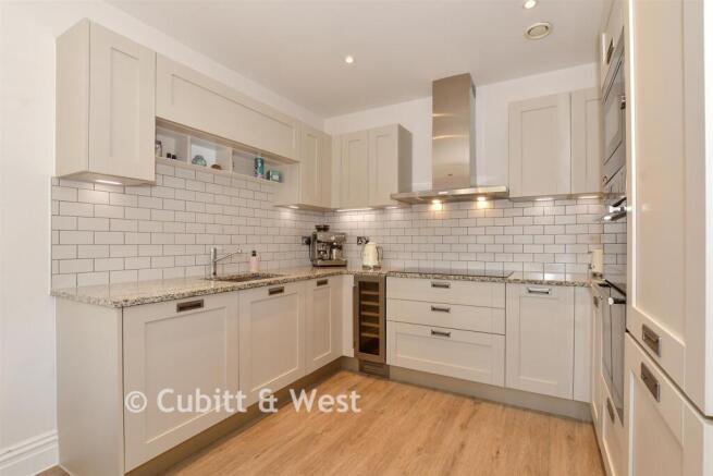 Kitchen/ Dining Room
