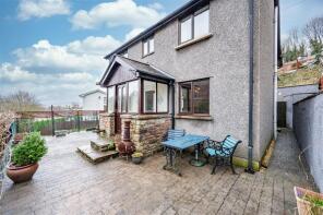 Ty Mai, Club Row, Clydach NP7 0NE