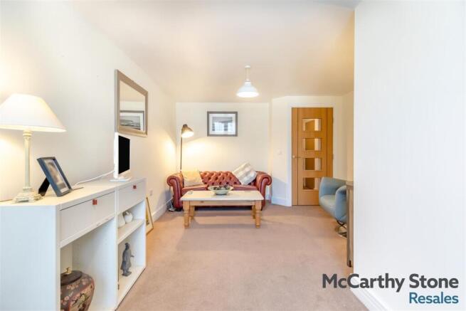 8686854-interior14.jpg