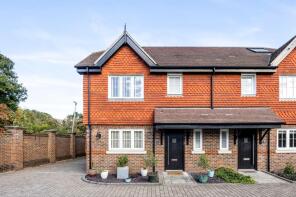1, Coach House Mews, Horsham Road, Horsham RH13 8BU