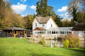 Gable Cottage, Peeks Brook Lane, Pound Hill, Horley RH6 9SS