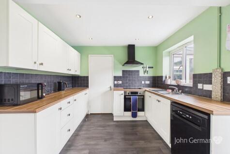 Aintree Close, Branston