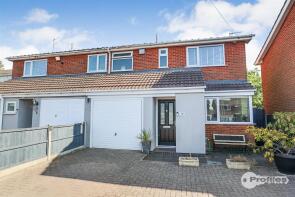 14, Hilary Bevins Close, Nuneaton CV13 6AQ