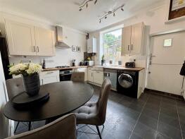 96, Buxton Road, High Peak SK22 3JT